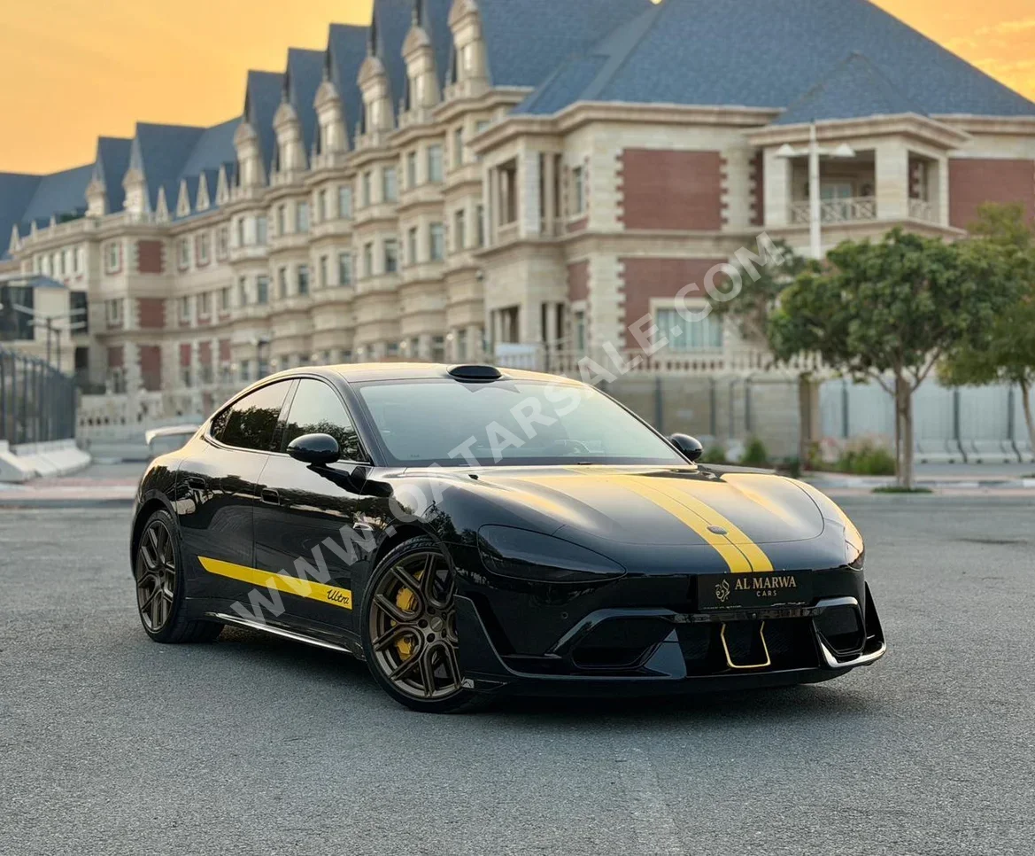 Xiaomi  SU7  Ultra  2025  Automatic  5,000 Km  0 Cylinder  All Wheel Drive (AWD)  Sedan  Black  With Warranty