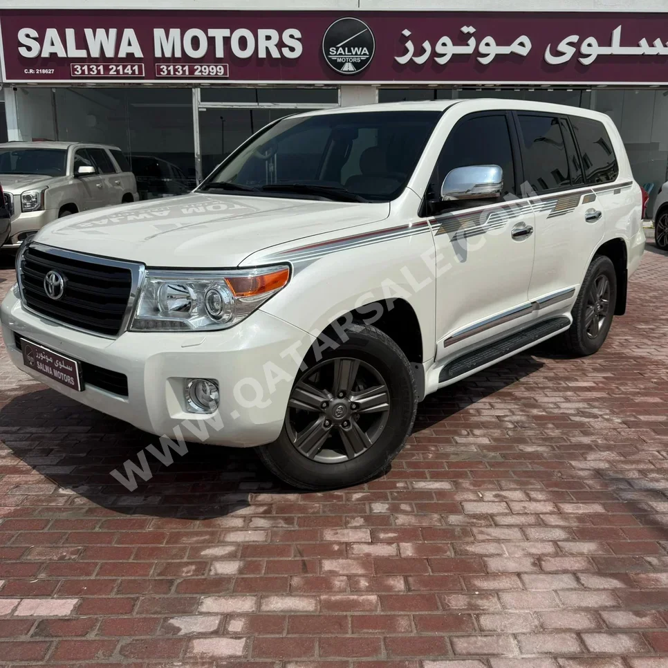 تويوتا  لاند كروزر  جي اكس ار  2012  اوتوماتيك  177,000 كم  8 سلندر  دفع رباعي  اس يو في  أبيض