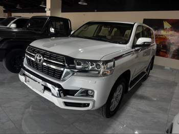 Toyota  Land Cruiser  GXR  2018  Automatic  437,000 Km  8 Cylinder  Four Wheel Drive (4WD)  SUV  White
