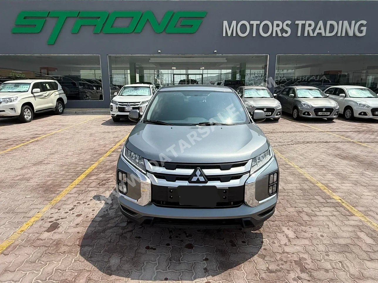 ميتسوبيشي اي اس اكس 2024 اوتوماتيك 60,000 كم 4 سلندر سحب امامي اس يو في رمادي