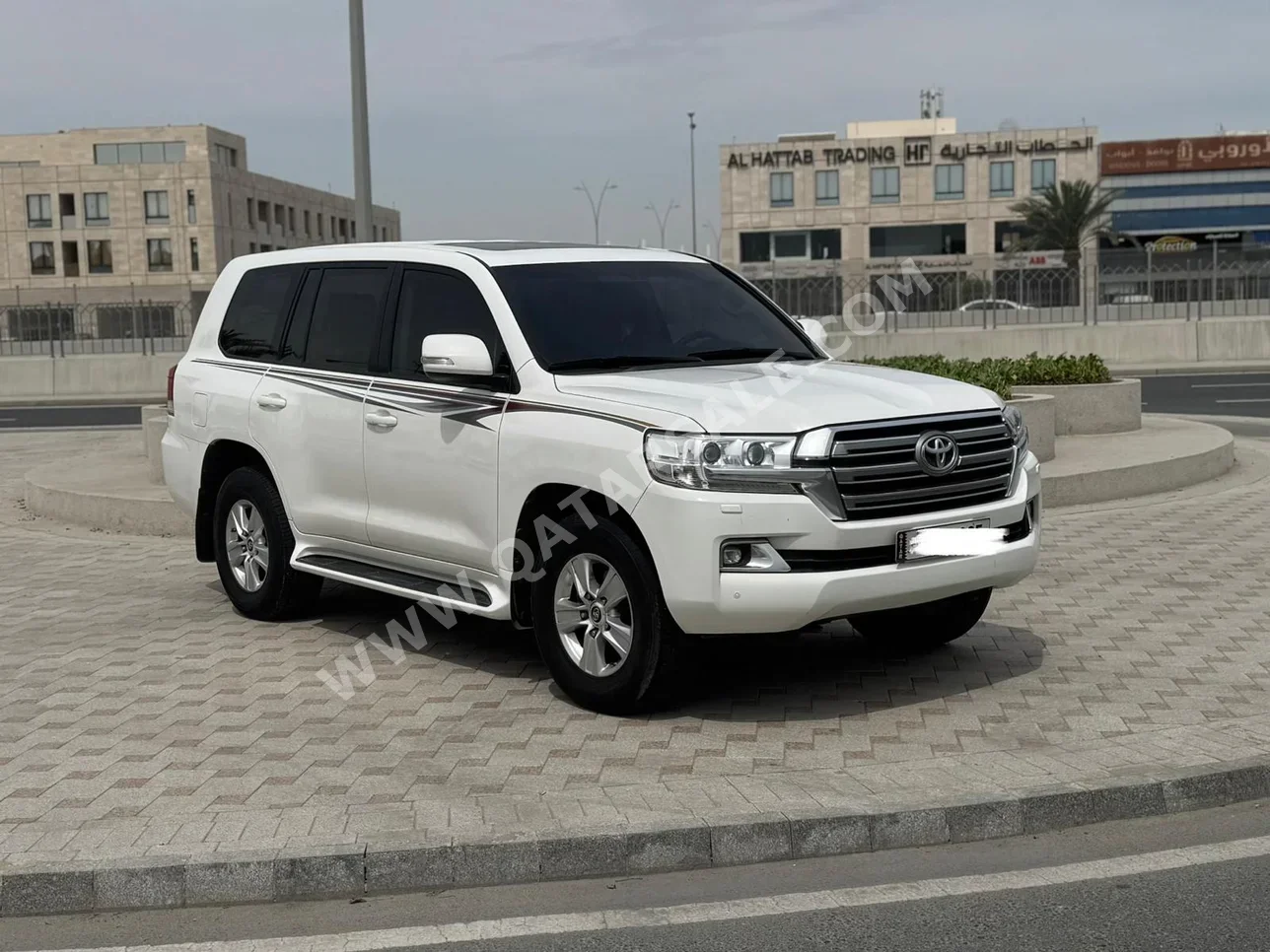تويوتا  لاند كروزر  جي اكس ار  2018  اوتوماتيك  230,000 كم  6 سلندر  دفع رباعي  اس يو في  أبيض