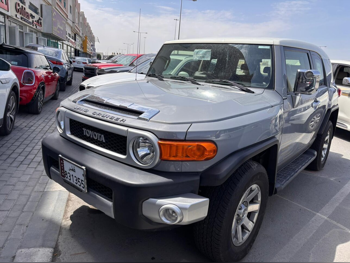 تويوتا  إف جي كروزر  2020  اوتوماتيك  84,000 كم  6 سلندر  دفع رباعي  اس يو في  رمادي