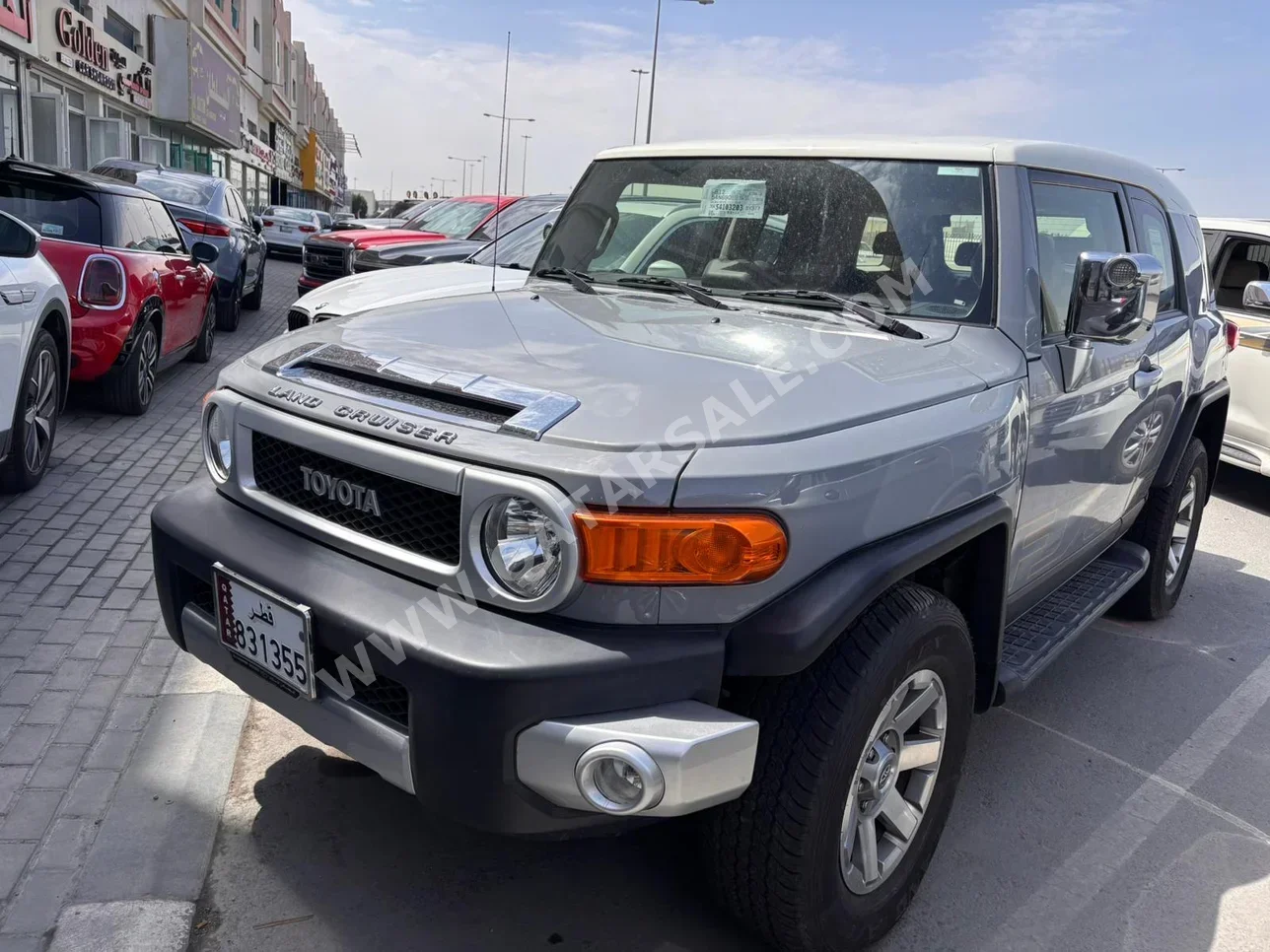 تويوتا  إف جي كروزر  2020  اوتوماتيك  84,000 كم  6 سلندر  دفع رباعي  اس يو في  رمادي