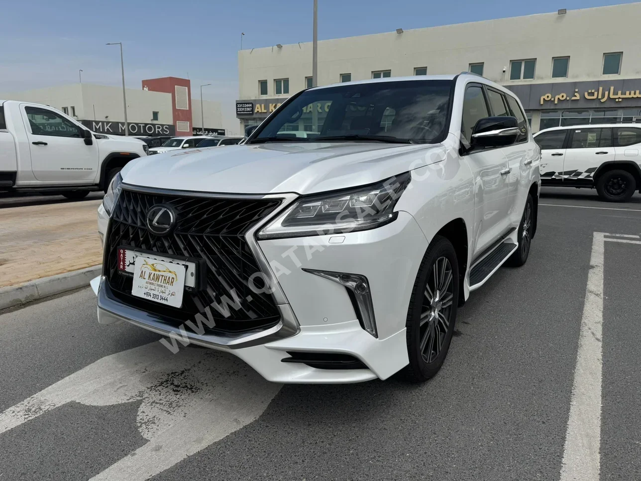 Lexus  LX  570  2019  Automatic  81,000 Km  8 Cylinder  Four Wheel Drive (4WD)  SUV  White