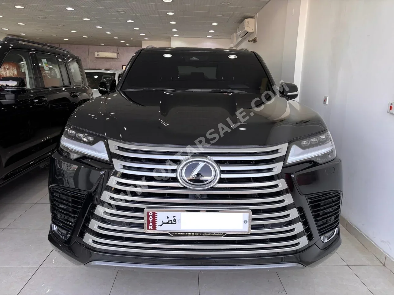 لكزس ال اكس 600 لكجري 2025 اوتوماتيك 12,000 كم 6 سلندر دفع كلي مستمر اس يو في أسود تحت الضمان
