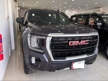 جي ام سي  يوكون  اس ال اي  2023  اوتوماتيك  108,000 كم  8 سلندر  دفع رباعي  اس يو في  أسود