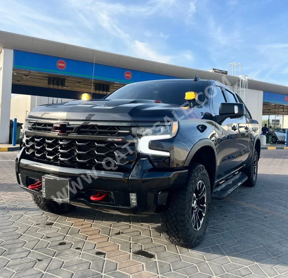 شفروليه سلفرادو زد ار 2 2022 اوتوماتيك 67,000 كم 8 سلندر دفع رباعي بيكب أسود تحت الضمان