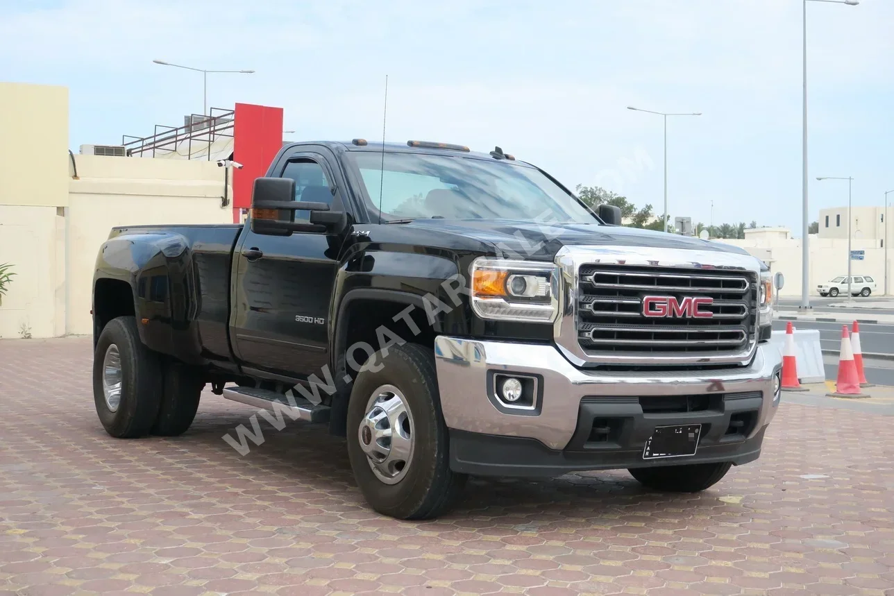 جي ام سي  سييرا  3500 HD  2018  اوتوماتيك  50,000 كم  8 سلندر  دفع رباعي  بيكب  أسود
