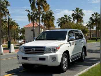 Toyota  Land Cruiser  VXR  2014  Automatic  217,000 Km  8 Cylinder  Four Wheel Drive (4WD)  SUV  White
