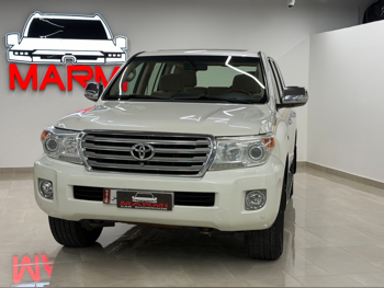 تويوتا  لاند كروزر  في اكس ار  2013  اوتوماتيك  416,000 كم  8 سلندر  دفع رباعي  اس يو في  أبيض