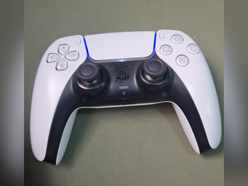 ملحقات اجهزة العاب الفيديو جهاز تحكم  - سوني  - بلاي ستيشن 5  - أبيض