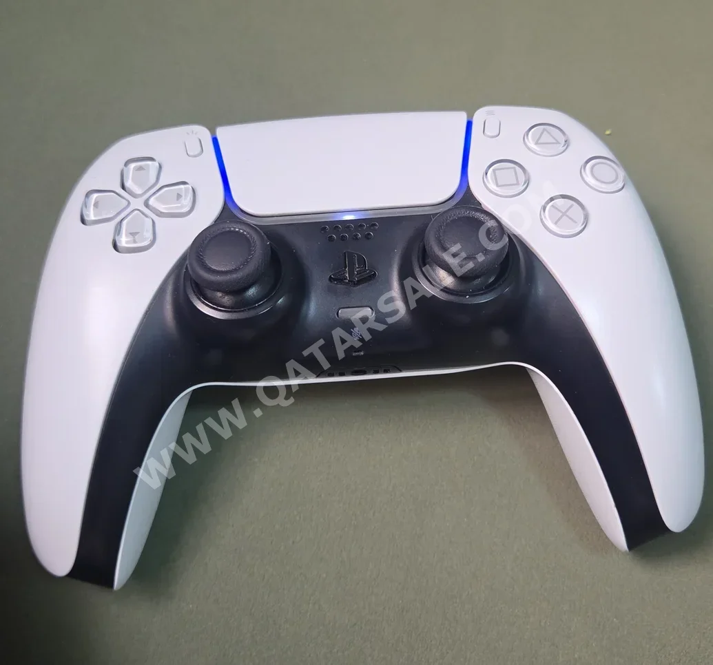 ملحقات اجهزة العاب الفيديو جهاز تحكم - سوني - بلاي ستيشن 5 - أبيض