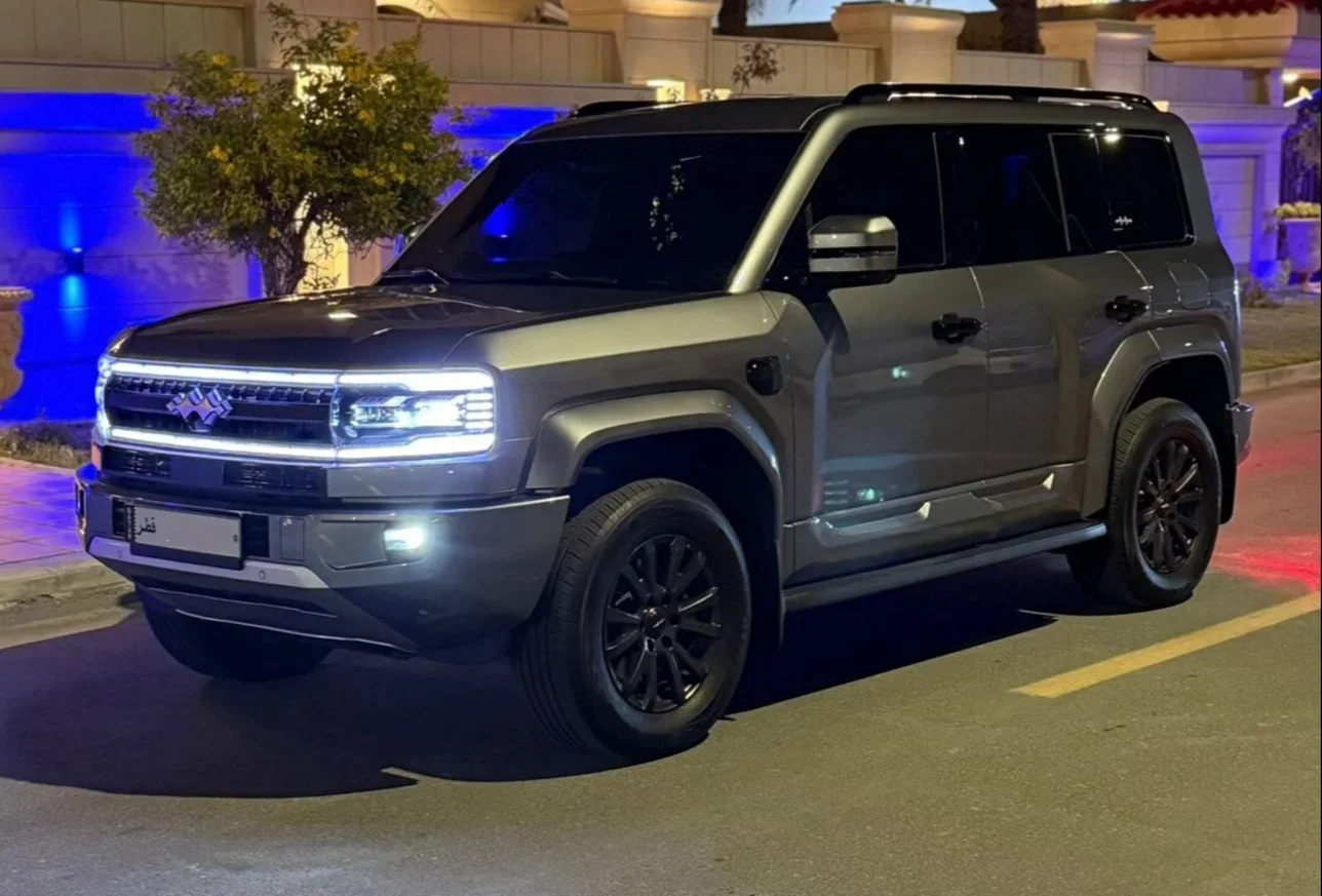 بي واي دي  ليوبيرد 5  الترا 5  2025  اوتوماتيك  18,000 كم  4 سلندر  دفع رباعي  اس يو في  رمادي  تحت الضمان