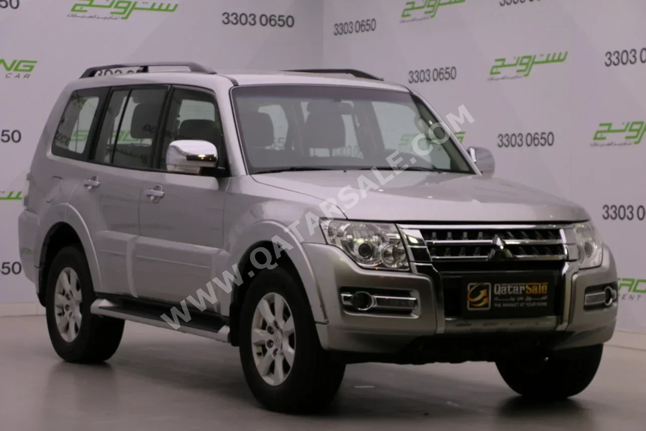 ميتسوبيشي باجيرو 2022 اوتوماتيك 208,000 كم 6 سلندر دفع رباعي اس يو في فضي