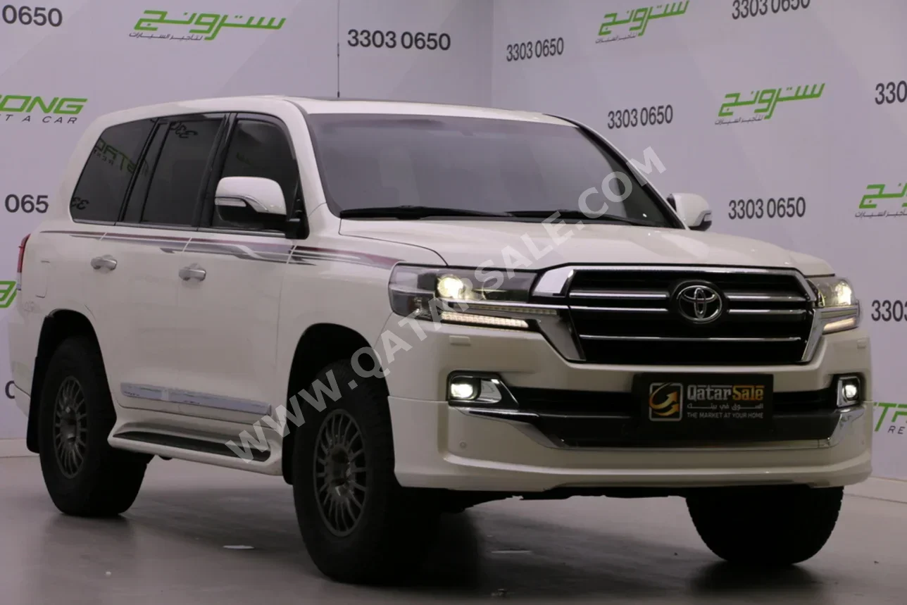 تويوتا  لاند كروزر  جي اكس ار - غراند تورينغ  2020  اوتوماتيك  103,000 كم  6 سلندر  دفع رباعي  اس يو في  أبيض