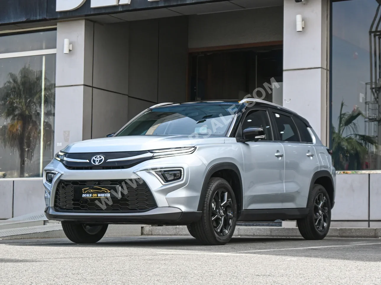 Toyota  Urban Cruiser  2025  Automatic  9,000 Km  4 Cylinder  Front Wheel Drive (FWD)  SUV  Silver  With Warranty