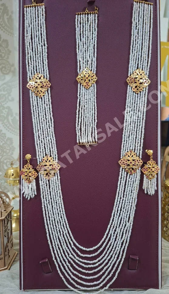 Gold Set  Bahrain  Woman  By Item ( Designers )  23.8 Gram  Nature  Yellow Gold  21k