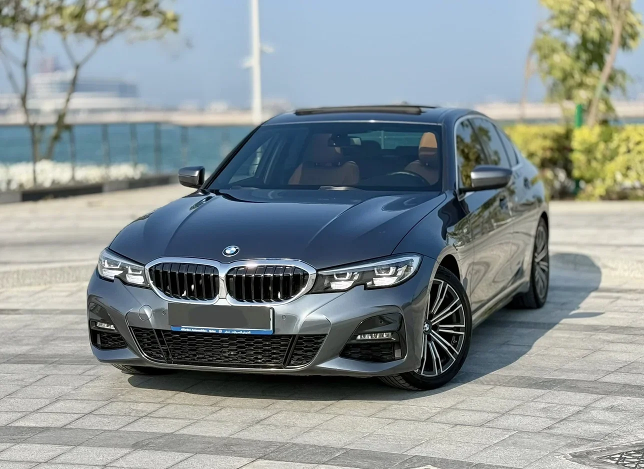 BMW  3-Series  320i  2021  Automatic  69,000 Km  4 Cylinder  Rear Wheel Drive (RWD)  Sedan  Gray