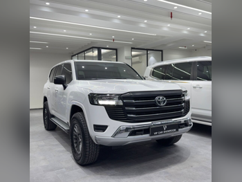 Toyota  Land Cruiser  GX  2022  Automatic  96,000 Km  6 Cylinder  Four Wheel Drive (4WD)  SUV  White