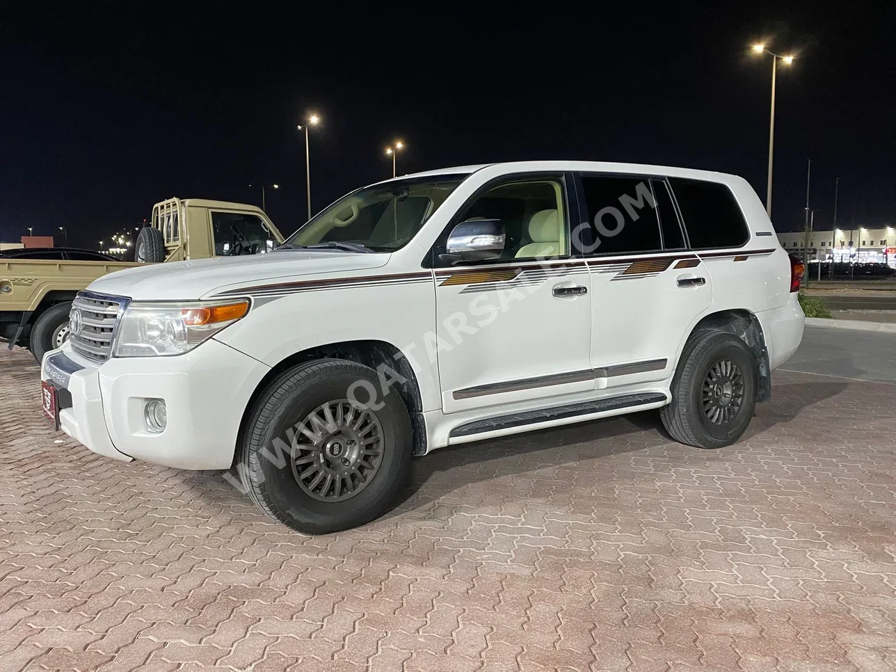 تويوتا لاند كروزر جي اكس ار 2012 اوتوماتيك 394,000 كم 8 سلندر دفع رباعي اس يو في أبيض