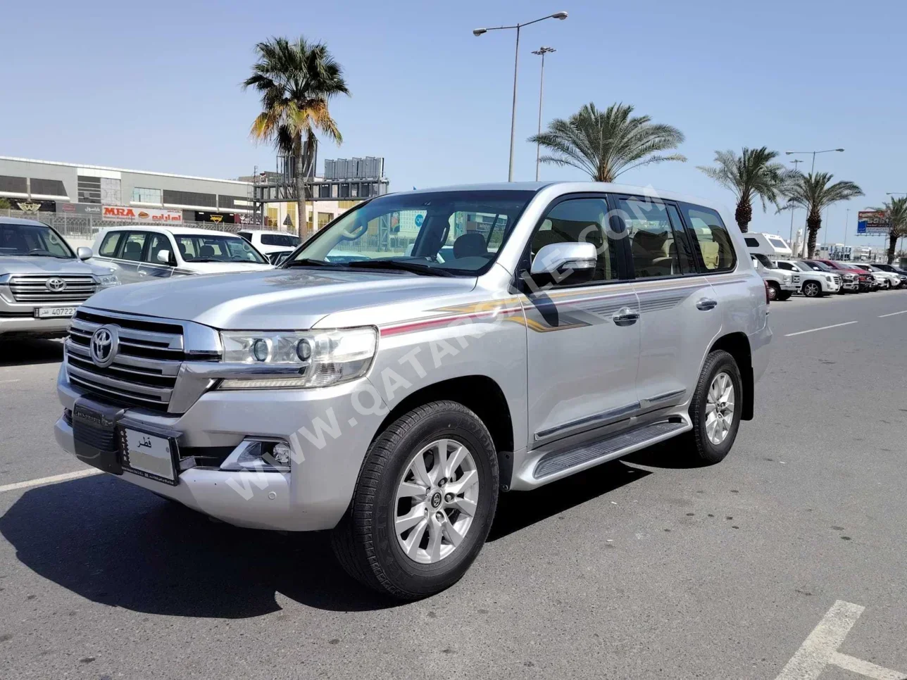 تويوتا لاند كروزر جي اكس ار 2016 اوتوماتيك 247,000 كم 6 سلندر دفع رباعي اس يو في فضي