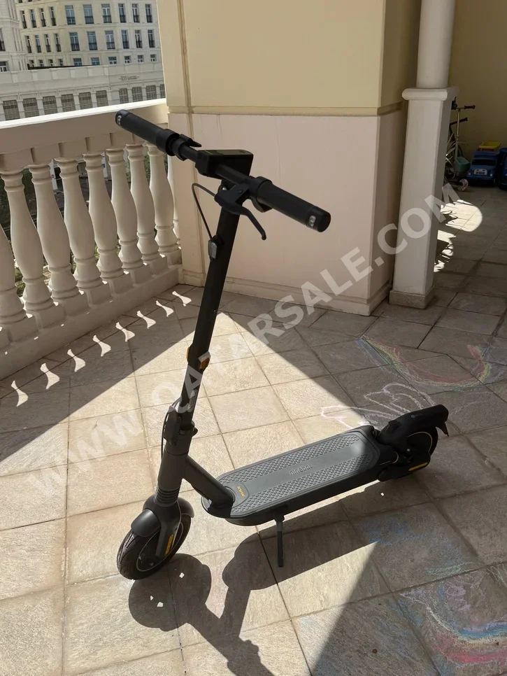سكوترات سكوتر كهربائي  - ناين بوت  - أسود  - قابل للطي