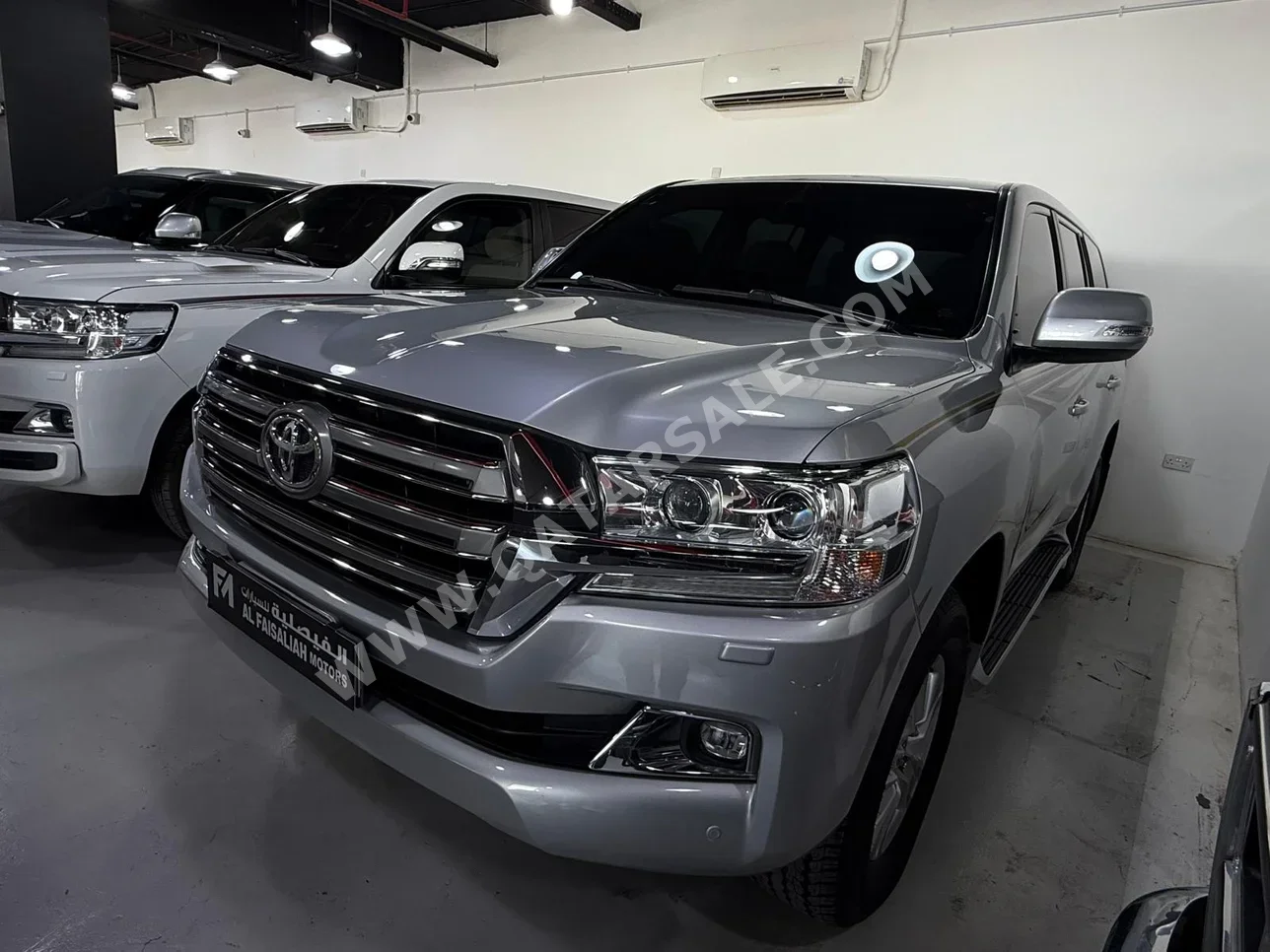 تويوتا لاند كروزر جي اكس ار 2018 اوتوماتيك 177,000 كم 6 سلندر دفع رباعي اس يو في فضي