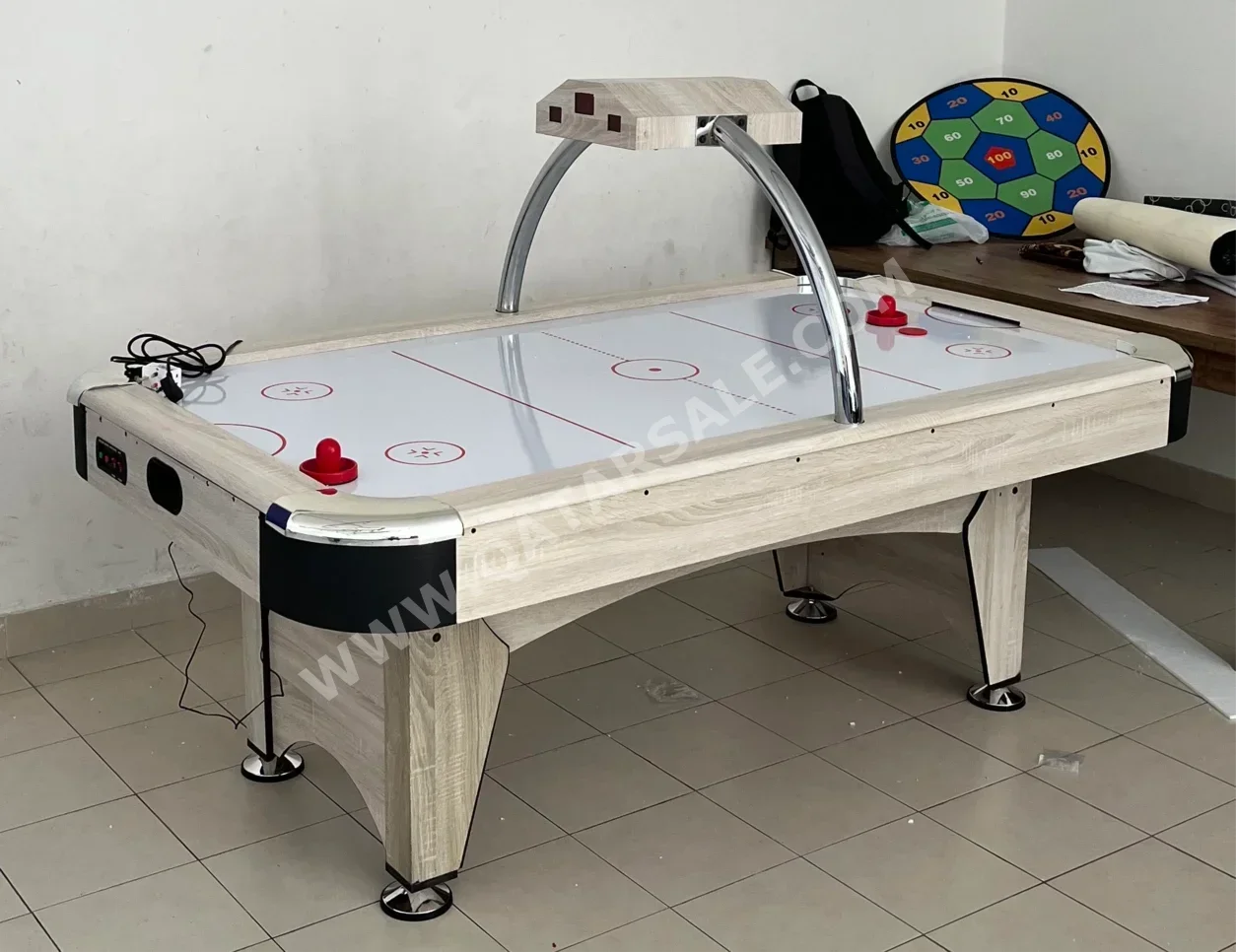 أبيض طاولة الهوكي