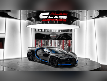 Bugatti  Chiron  2018  Automatic  2,482 Km  16 Cylinder  All Wheel Drive (AWD)  Coupe / Sport  Black and Blue