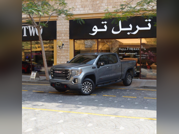 GMC  Sierra  AT4  2020  Automatic  207,400 Km  8 Cylinder  Four Wheel Drive (4WD)  Pick Up  Gray
