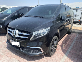 مرسيدس - بنز  في - كلاس  250  2021  اوتوماتيك  82,000 كم  4 سلندر  دفع خلفي  فان \ باص  أسود