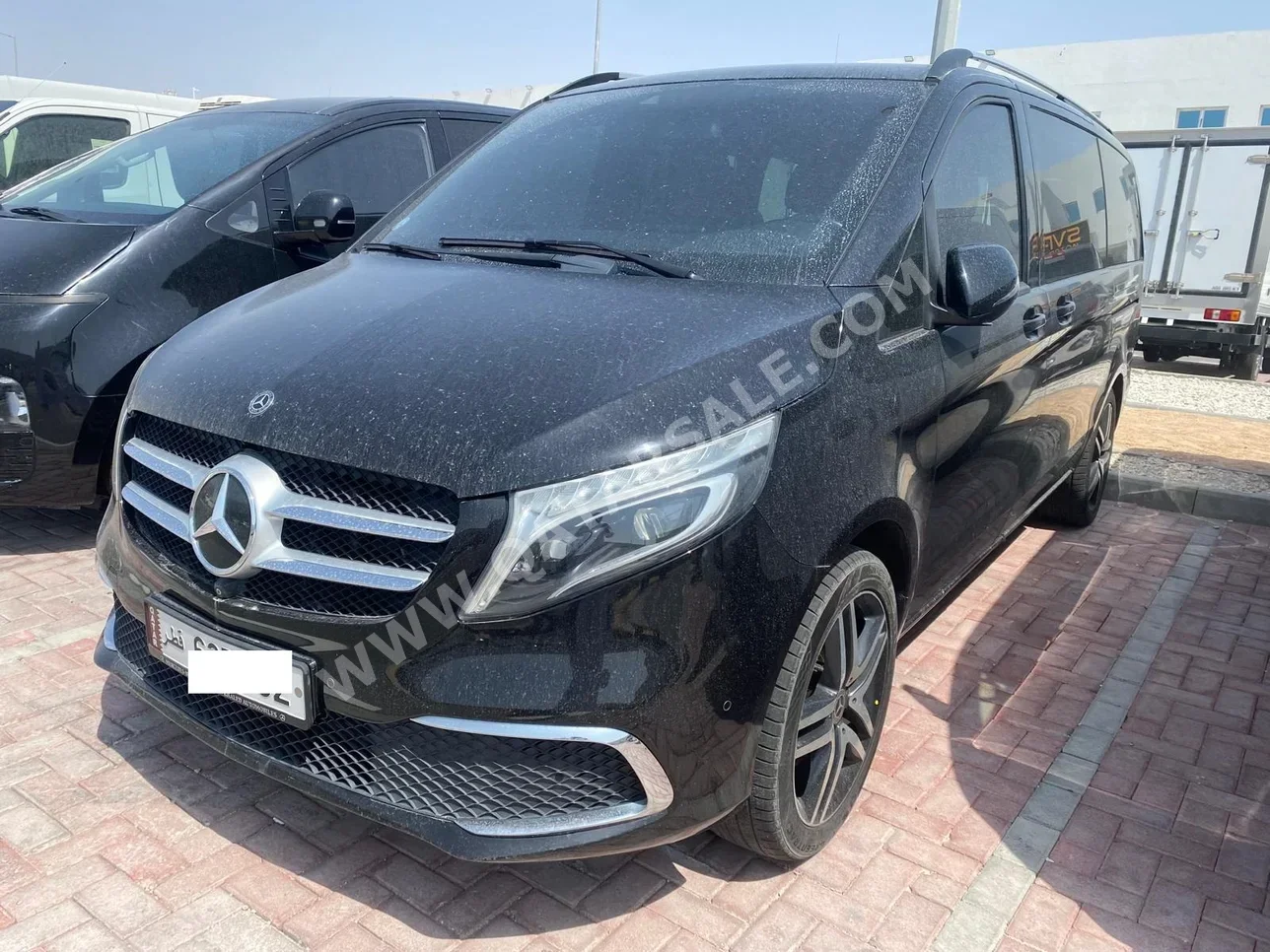 مرسيدس - بنز في - كلاس 250 2021 اوتوماتيك 82,000 كم 4 سلندر دفع خلفي فان \ باص أسود