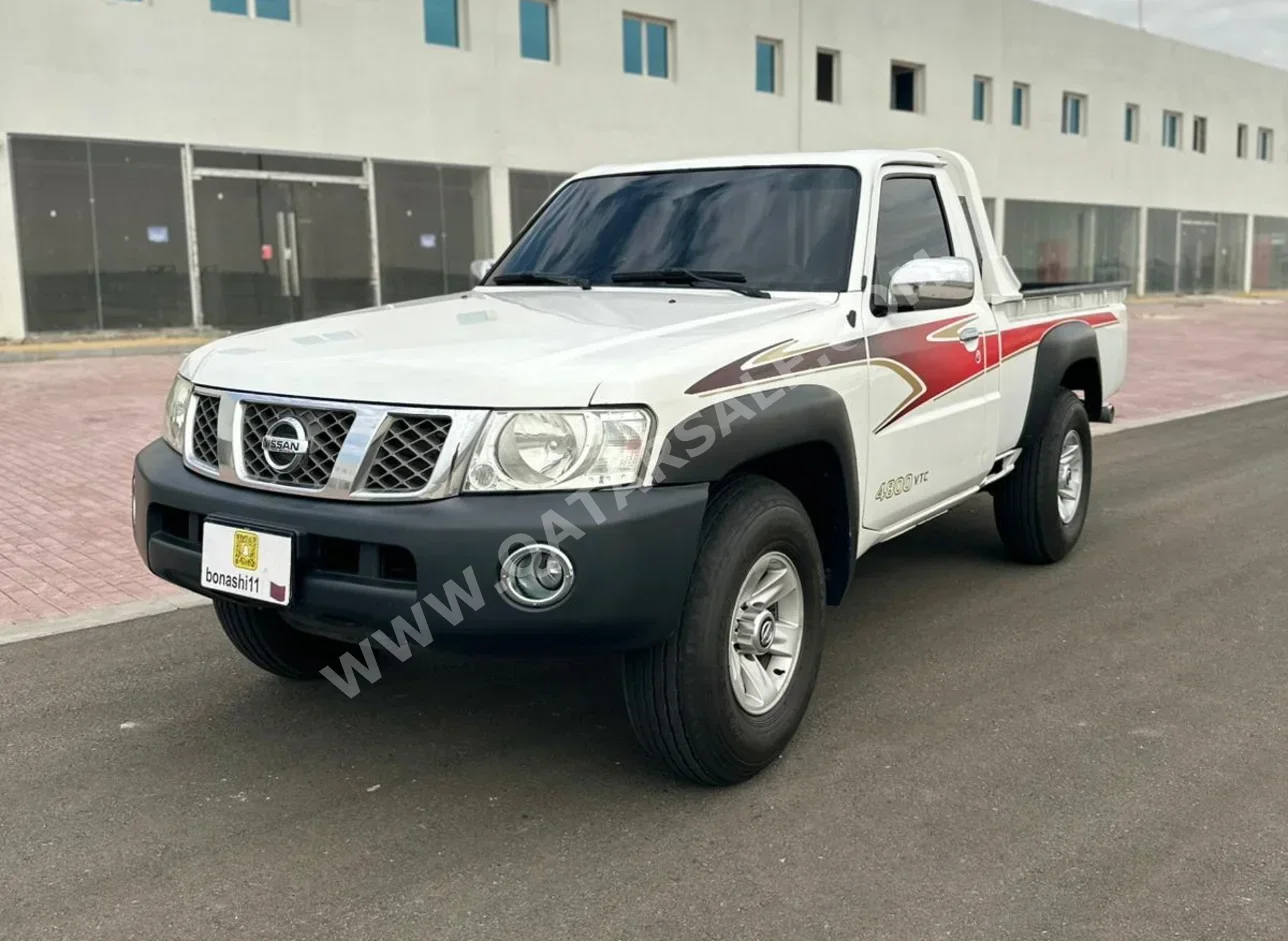 نيسان باترول اس جي ال 2012 عادي 334,483 كم 6 سلندر دفع رباعي بيكب أبيض