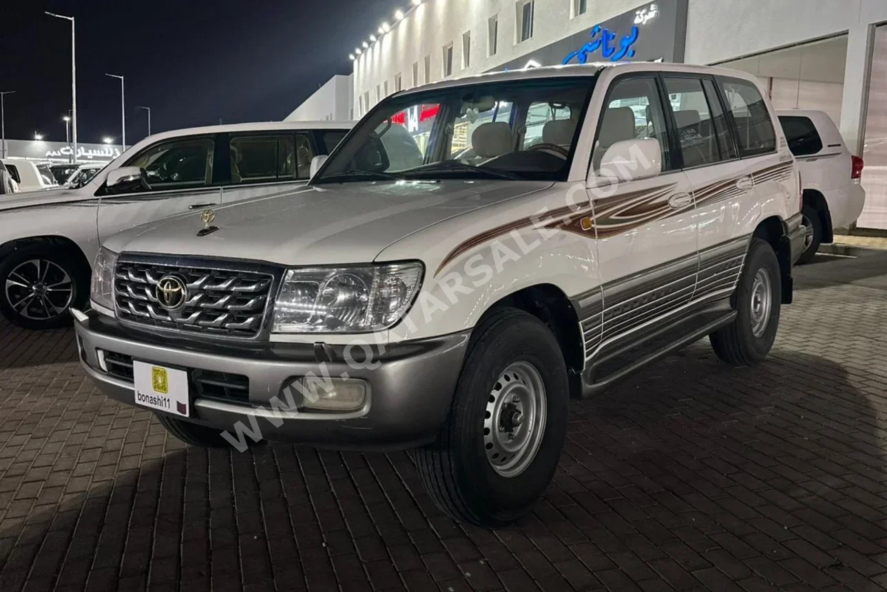 تويوتا  لاند كروزر  جي اكس ار  2007  عادي  579,581 كم  6 سلندر  دفع رباعي  اس يو في  أبيض
