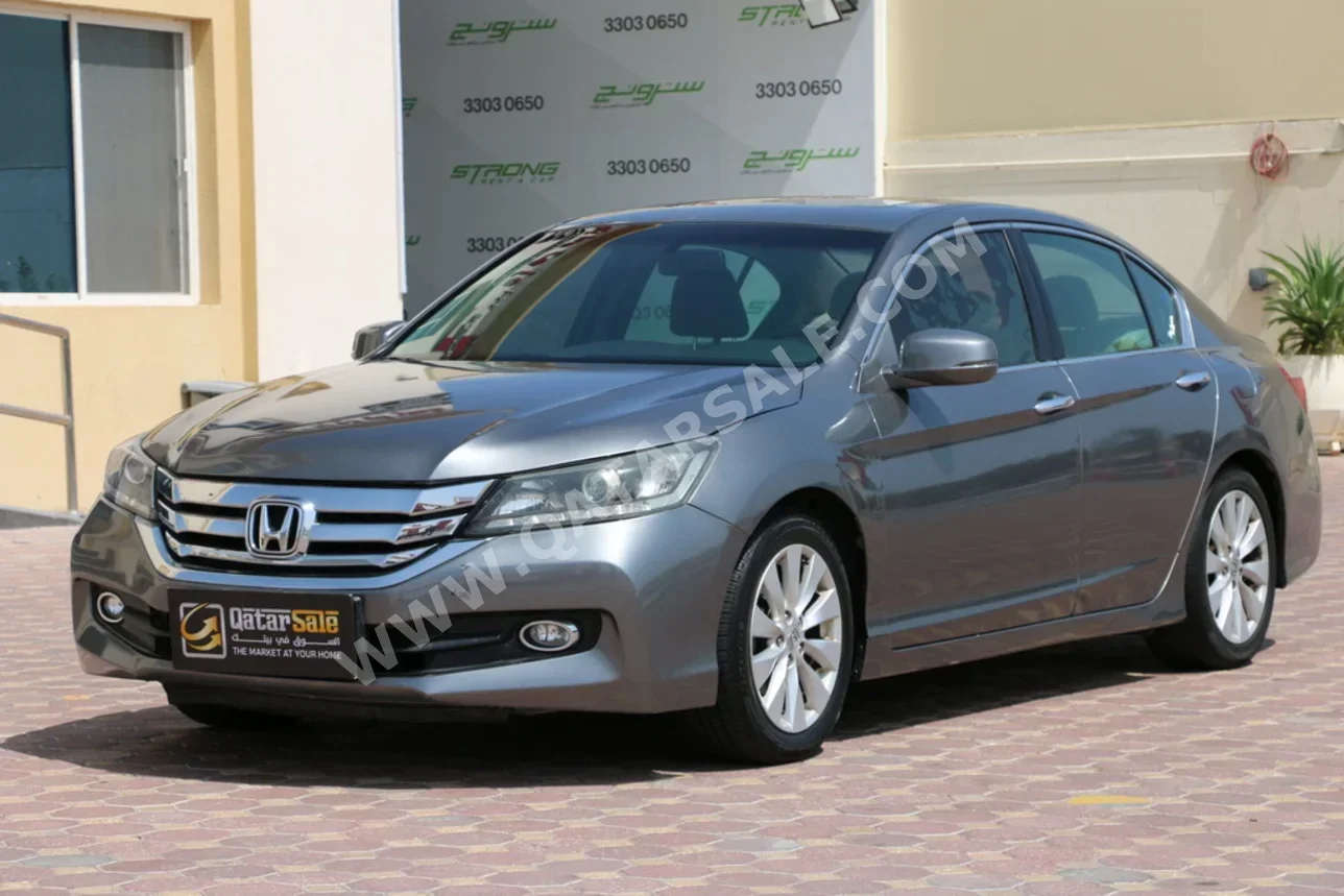 Honda  Accord  2016  Automatic  142,900 Km  4 Cylinder  Front Wheel Drive (FWD)  Sedan  Gray