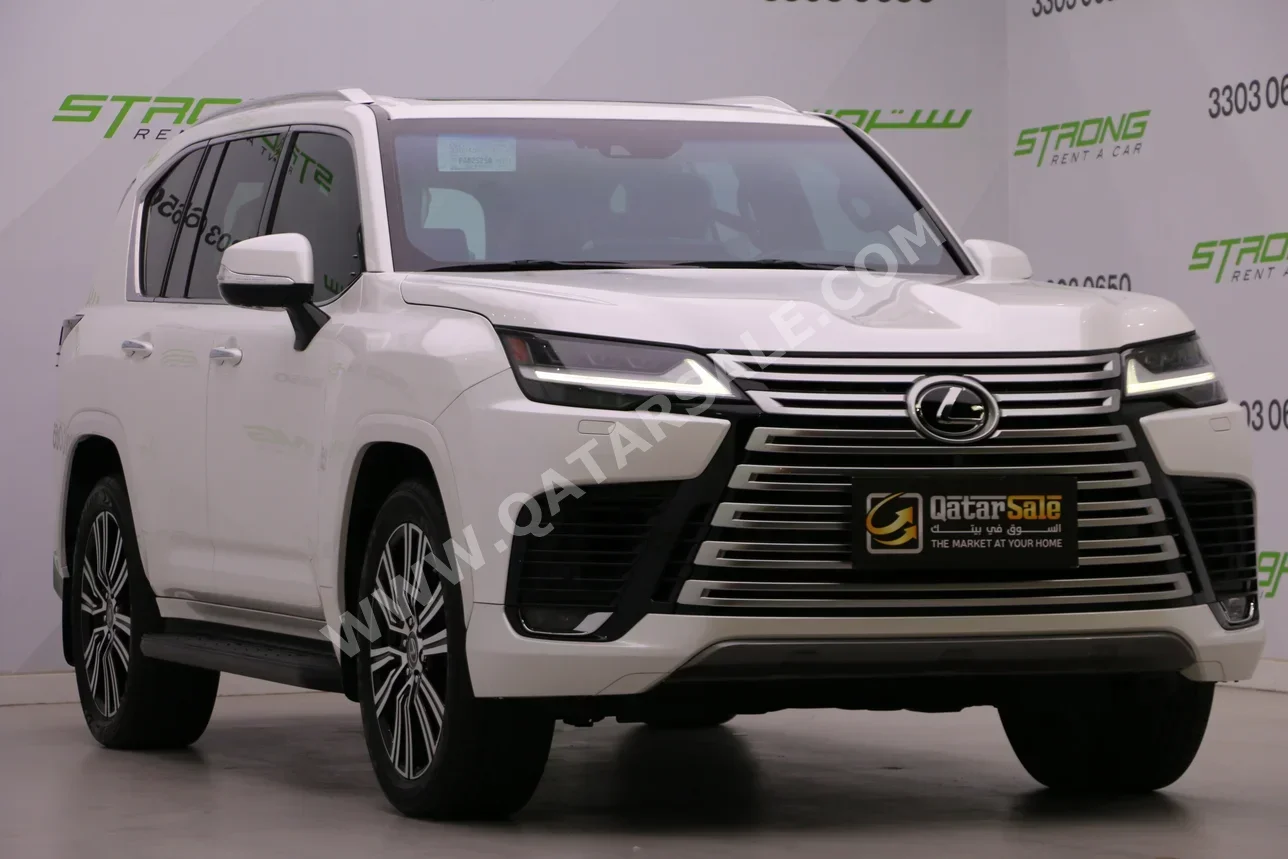 لكزس ال اكس 600 لكجري 2023 اوتوماتيك 35,000 كم 6 سلندر دفع رباعي اس يو في أبيض تحت الضمان