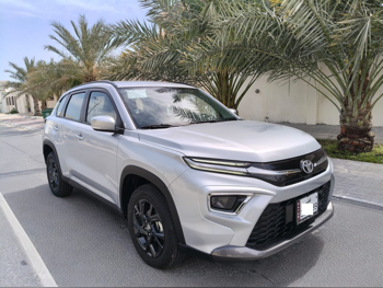 تويوتا  اوربان كروزر  إس يو في 4 في 4  فضي  2026