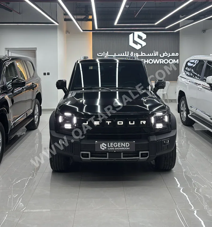 Jetour T2 Luxury 2025 Automatic 13,000 Km 4 Cylinder Front Wheel Drive (FWD) SUV Black
