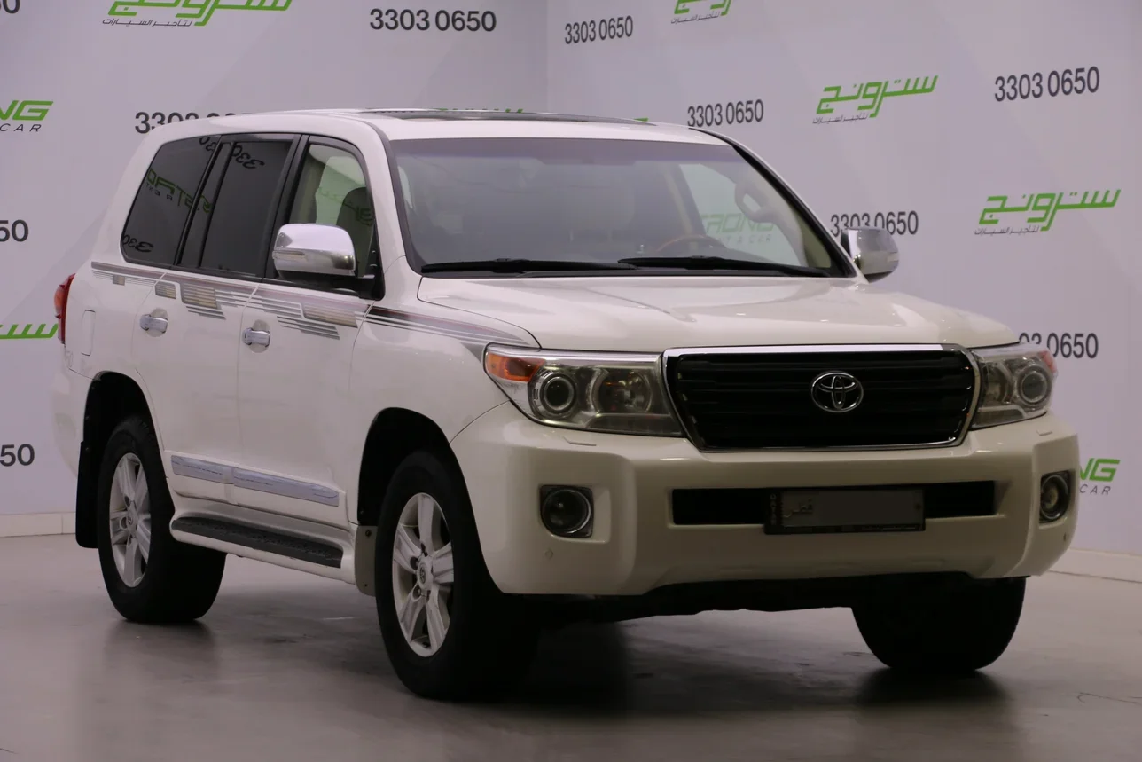 تويوتا لاند كروزر جي اكس ار 2014 اوتوماتيك 415,000 كم 8 سلندر دفع رباعي اس يو في أبيض