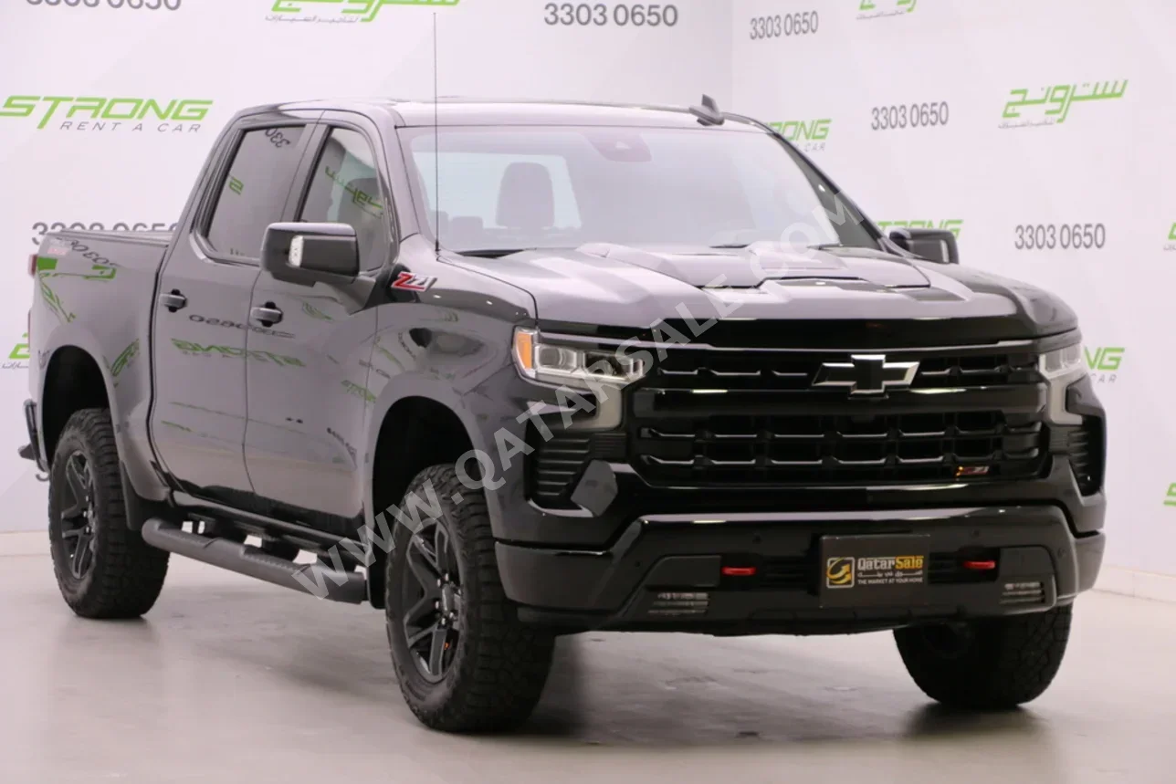 شفروليه سلفرادو تريل بووز 2024 اوتوماتيك 26,000 كم 8 سلندر دفع رباعي بيكب أسود تحت الضمان