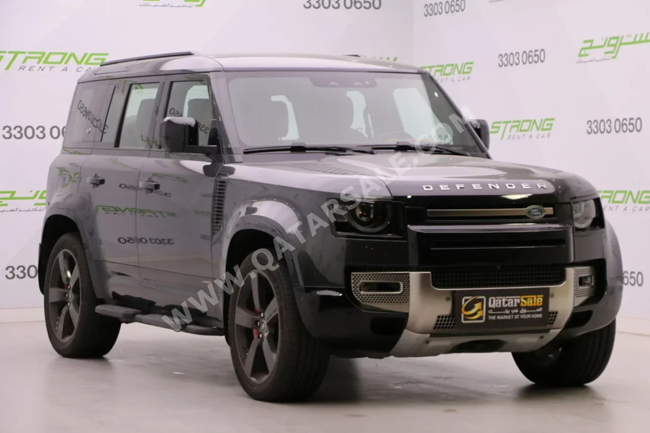 لاند روفر ديفيندر 110 اكس 2022 اوتوماتيك 113,000 كم 6 سلندر دفع رباعي اس يو في رمادي