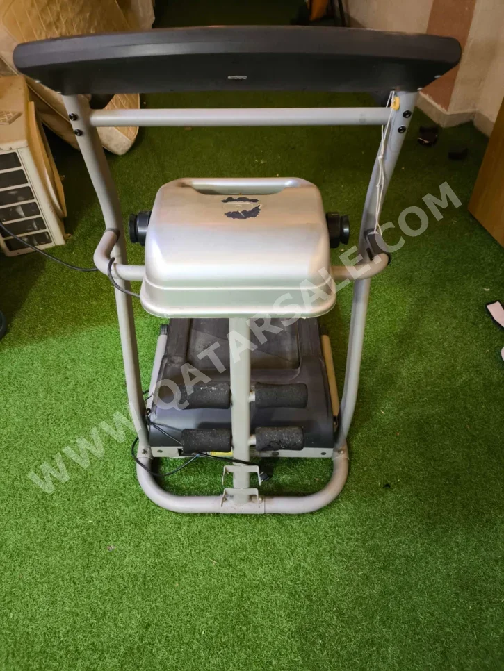 أجهزة اللياقة البدنية - الات المشي  - قابل للطي