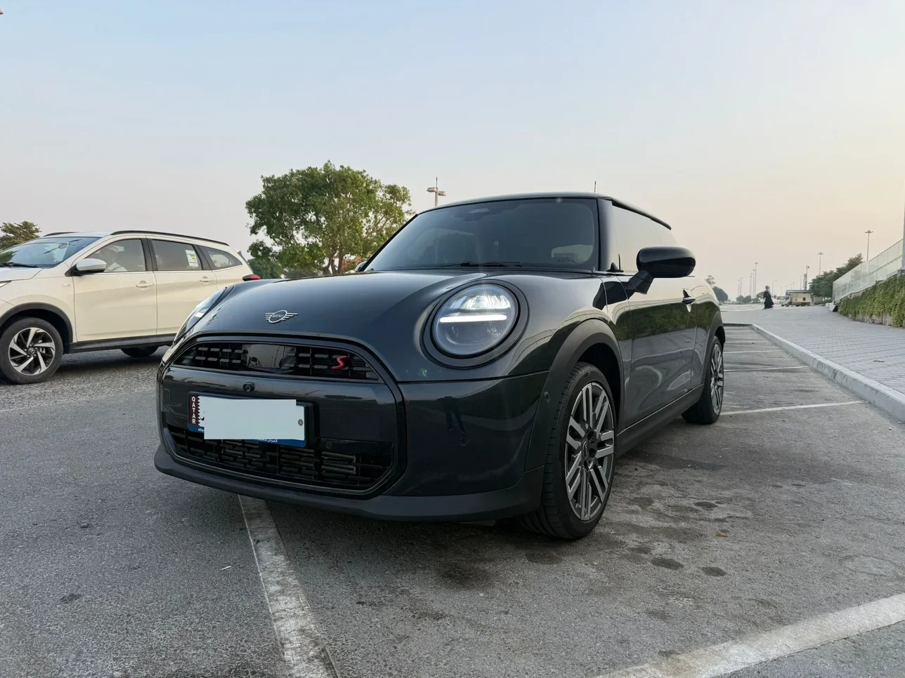 ميني  كوبر  اس  2025  اوتوماتيك  12,000 كم  4 سلندر  سحب امامي  هاتشباك  رمادي  تحت الضمان