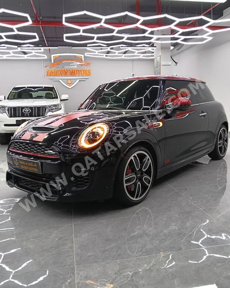 ميني كوبر كلوب مان جي سي دبليو 2019 اوتوماتيك 95,000 كم 4 سلندر سحب امامي هاتشباك أسود