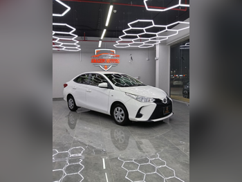 Toyota  Yaris  2022  Automatic  67,000 Km  4 Cylinder  Front Wheel Drive (FWD)  Sedan  White