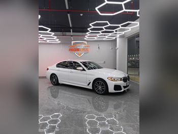 BMW  5-Series  520i  2022  Automatic  74,230 Km  6 Cylinder  Rear Wheel Drive (RWD)  Sedan  White