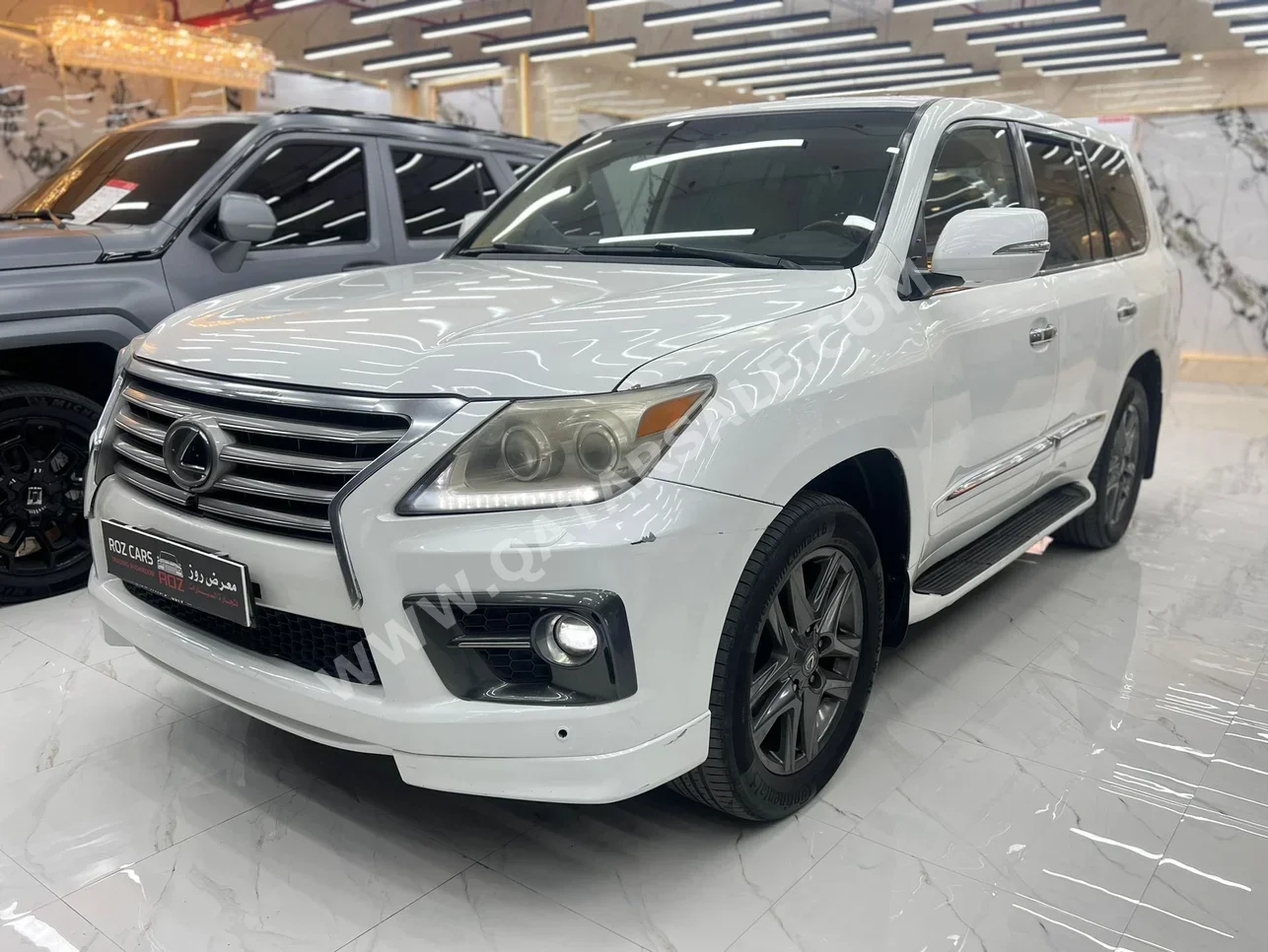 لكزس  ال اكس  570  2013  اوتوماتيك  296,000 كم  8 سلندر  دفع رباعي  اس يو في  أبيض