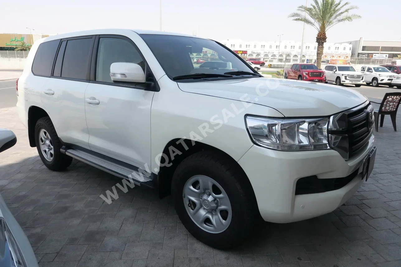 Toyota  Land Cruiser  GX  2021  Automatic  129,000 Km  6 Cylinder  Four Wheel Drive (4WD)  SUV  White
