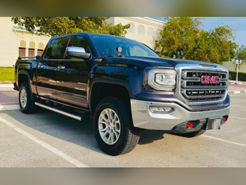 GMC  Sierra  Z71  2016  Automatic  181,000 Km  8 Cylinder  Four Wheel Drive (4WD)  Pick Up  Gray Metallic