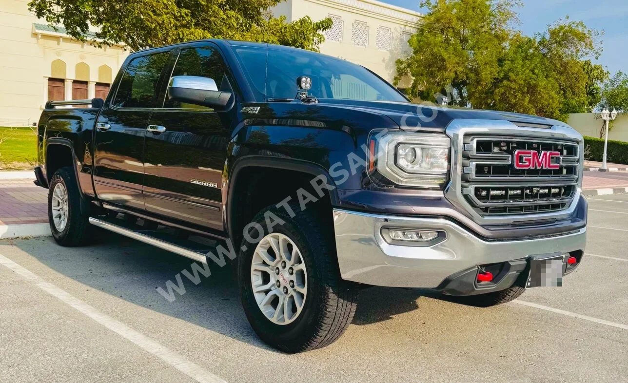GMC  Sierra  Z71  2016  Automatic  181,000 Km  8 Cylinder  Four Wheel Drive (4WD)  Pick Up  Gray Metallic